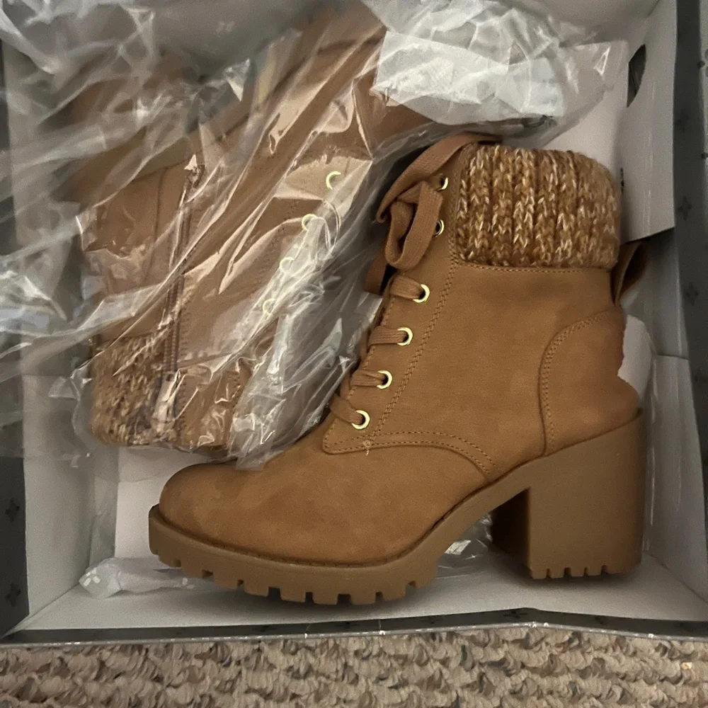 Tan Ankle Boots with Knit Cuff - Picture 4 of 6